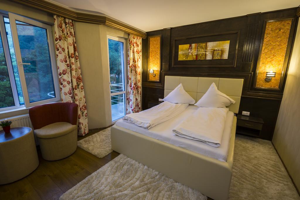 Hotel Golden Spirit Băile Herculane Quarto foto
